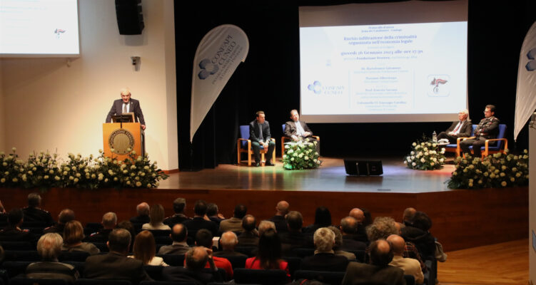 Alba - Convegno sulla criminalità organizzata nell'economia legale