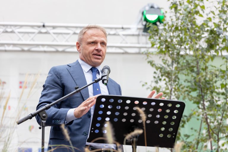 Rivista IDEA a tu per tu con il ministro Francesco Lollobrigida, arrivato a Bra per inaugurare Cheese