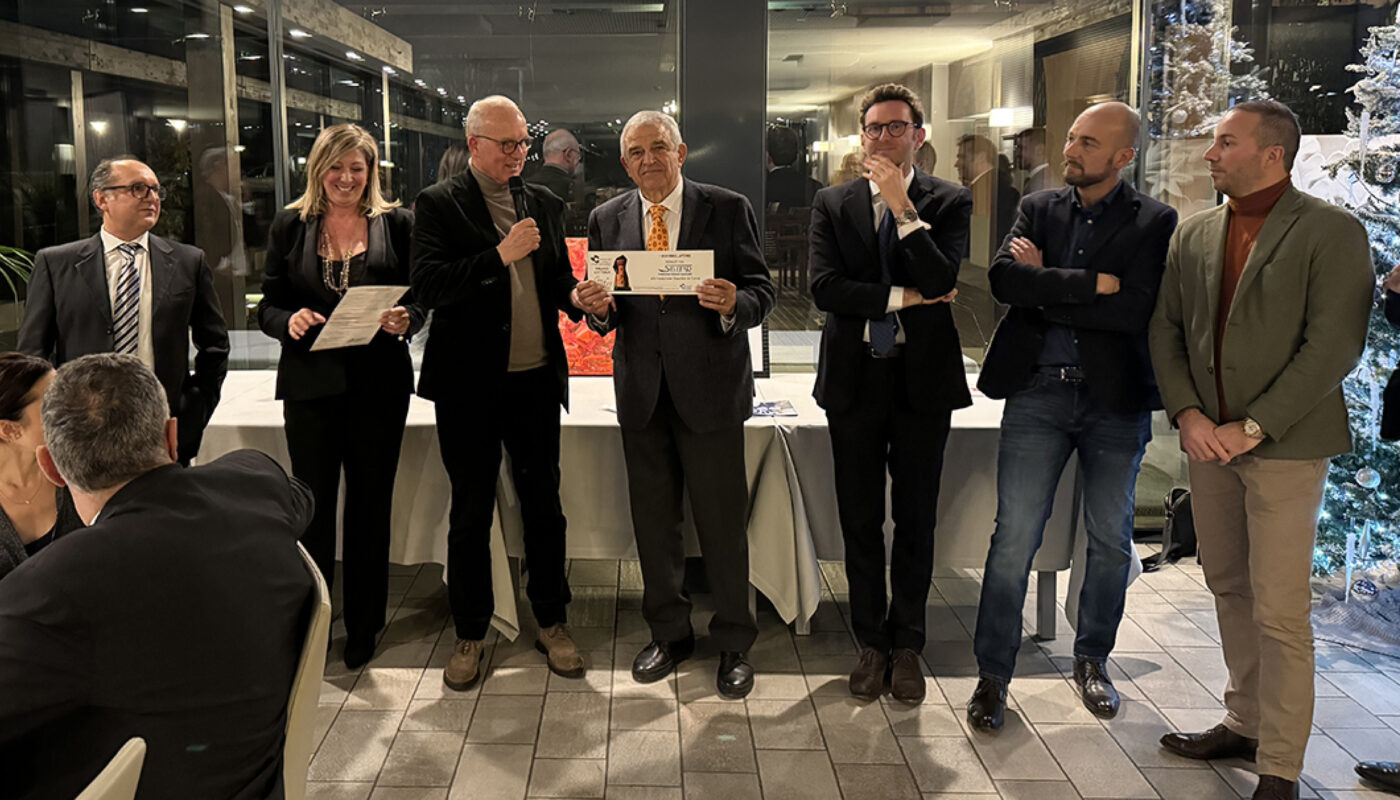 Consegna a Elio Rostagno del contributo per la Fondazione Ospedale